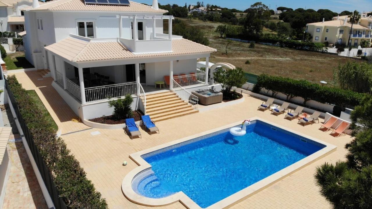 Sunset Villa By Laranjal Rentals Olhos de Agua  Exterior photo